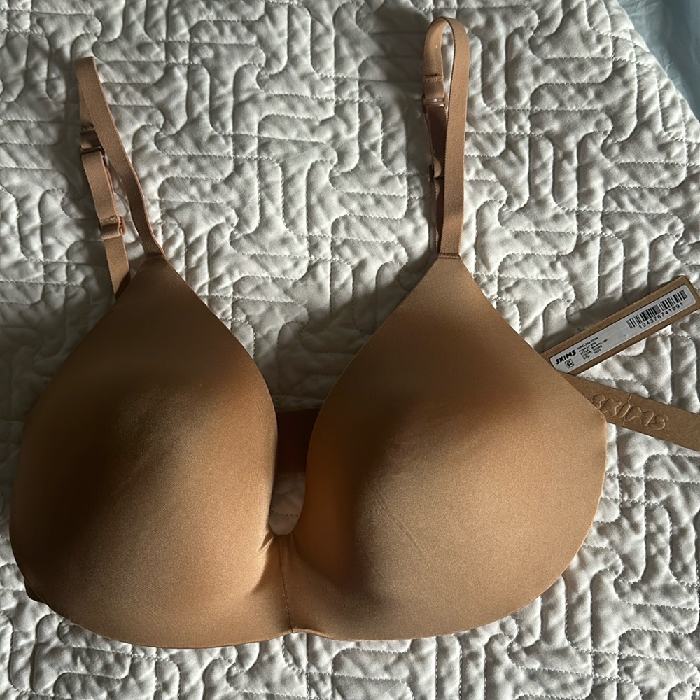 SKIMS Nude Seamless Bra